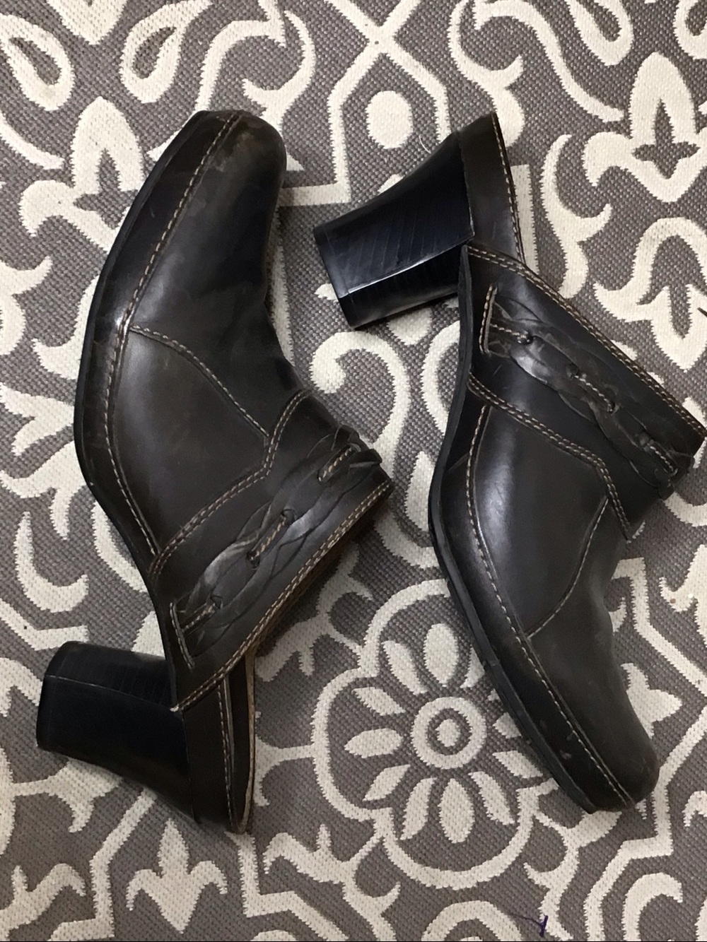 Leather Clogs in Dark Brown Size 10